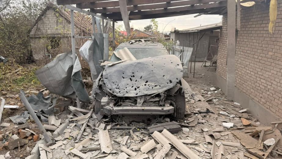 Нічні атаки на Дніпропетровщині: пошкоджені будинки, підприємство та інфраструктура