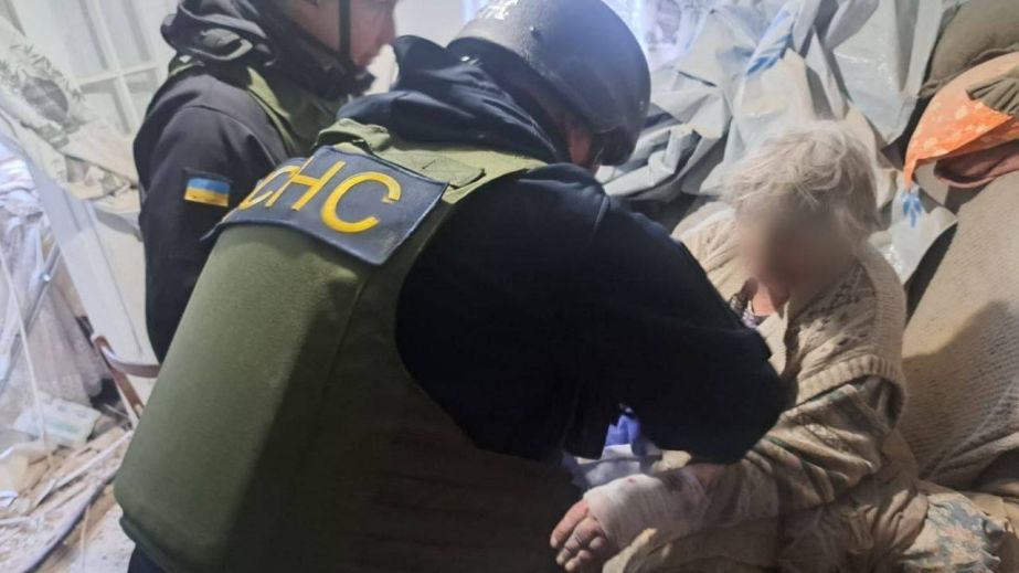 РФ атаковала две общины Днепропетровщины: ранена женщина, разрушены здания