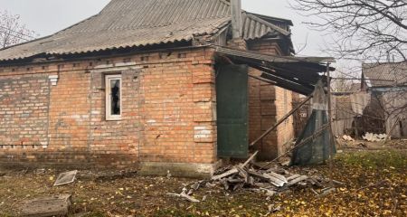 Россияне масштабно ударили по Днепропетровщине: враг бил по двум районам, разрушены дома и предприятия