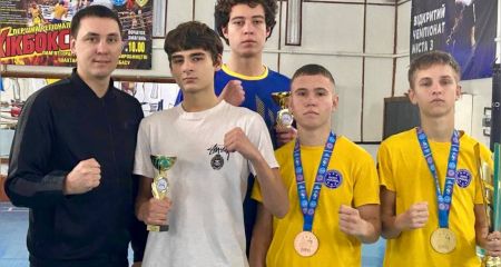 В прифронтовом Павлограде на Днепропетровщине дети тренируются без воды и света