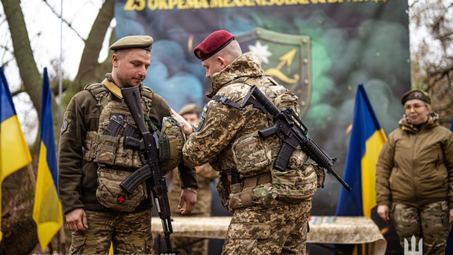 "Сталеві серця": у Дніпрі показали фронтові кадри танкістів (ВІДЕО)