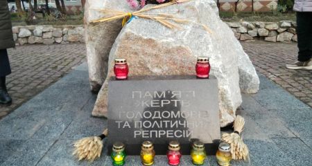 На Днепропетровщине почтили память жертв Голодоморов (ФОТО)