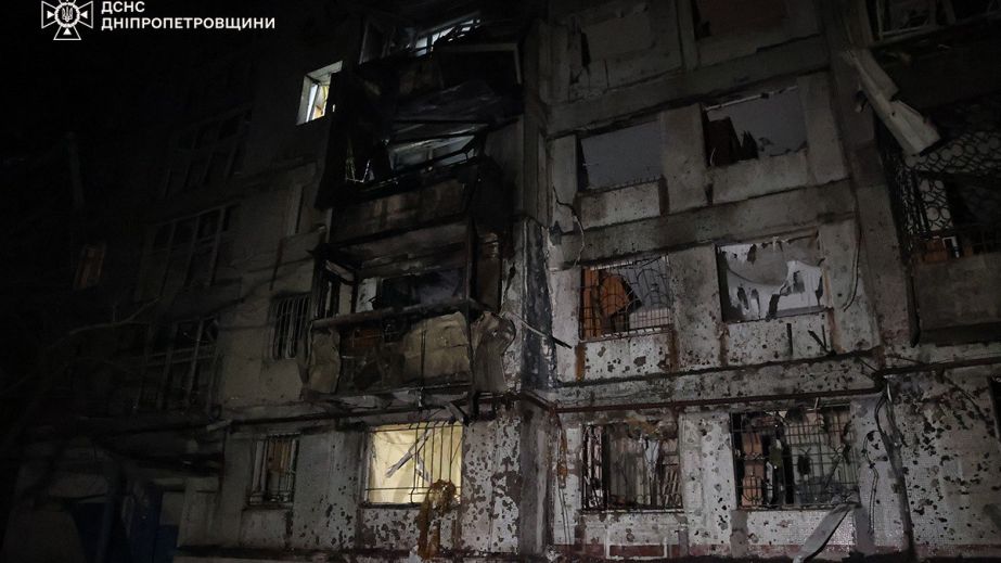 Як виглядають під’їзди та квартири Дніпра після нічної атаки (ФОТО, ВІДЕО)