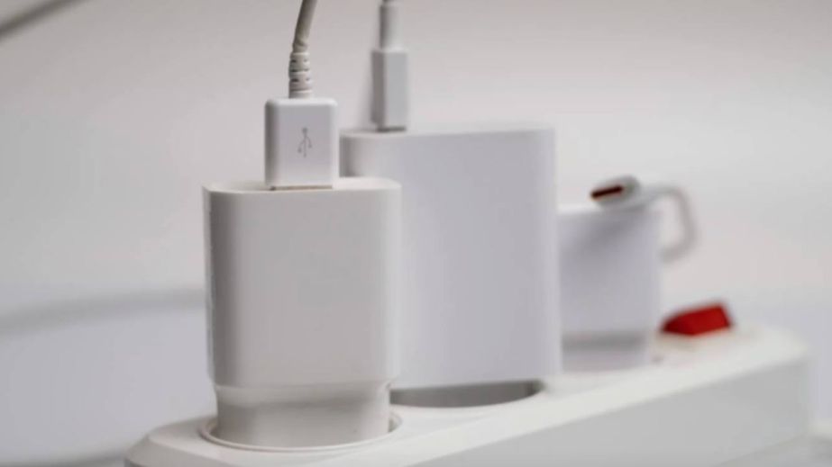 Електрик з Дніпра пояснив, як уникнути пожеж через подовжувачі: що можна вмикати, а що категорично ні