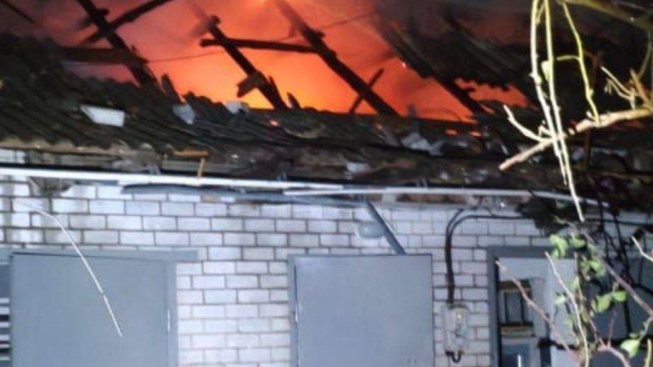 Як оговтується Павлоград після нічної атаки: вибухова хвиля пошкодила понад 15 гаражів (ВІДЕО)