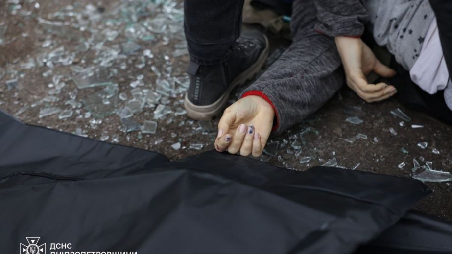 У ДСНС показали наслідки ракетного удару по Дніпру 1 грудня (ФОТО, ВІДЕО)