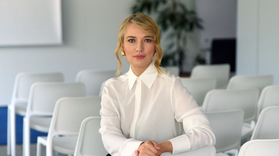 Елена Шуляк: Зарплаты учителей возрастут, обновится система оплаты труда