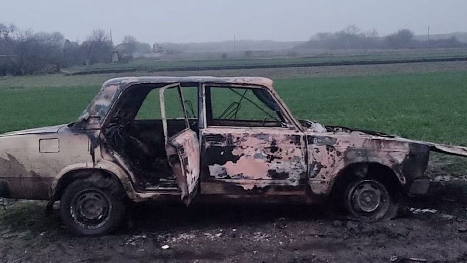 На Днепропетровщине сын сжег машину матери из-за конфликта (ФОТО)
