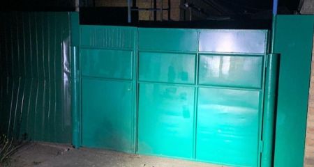 В Никополе будут судить мужчину, бросившего взрывчатку людям в ворота (ФОТО)