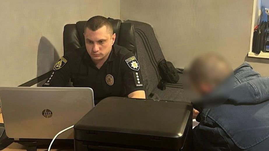 Воткнул прохожему нож в шею: в Днепре мужчина жестоко убил незнакомца возле магазина (ФОТО)