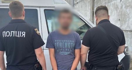 В Днепре мужчина избил отчима подруги и украл у него телефон