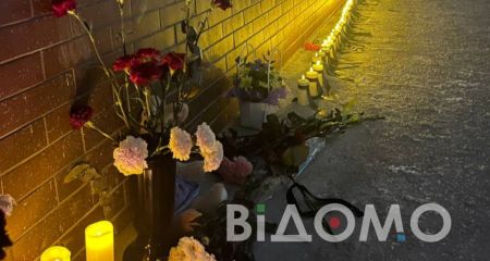 Возле дома на Победе...