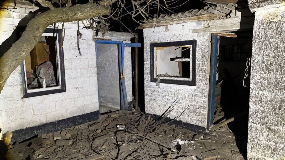 Постраждали двоє людей внаслідок масованої атаки на Дніпро: є руйнування 