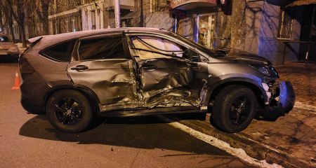 Произошло тройное ДТП в Кривом Роге: среди пострадавших ребенок (ФОТО)