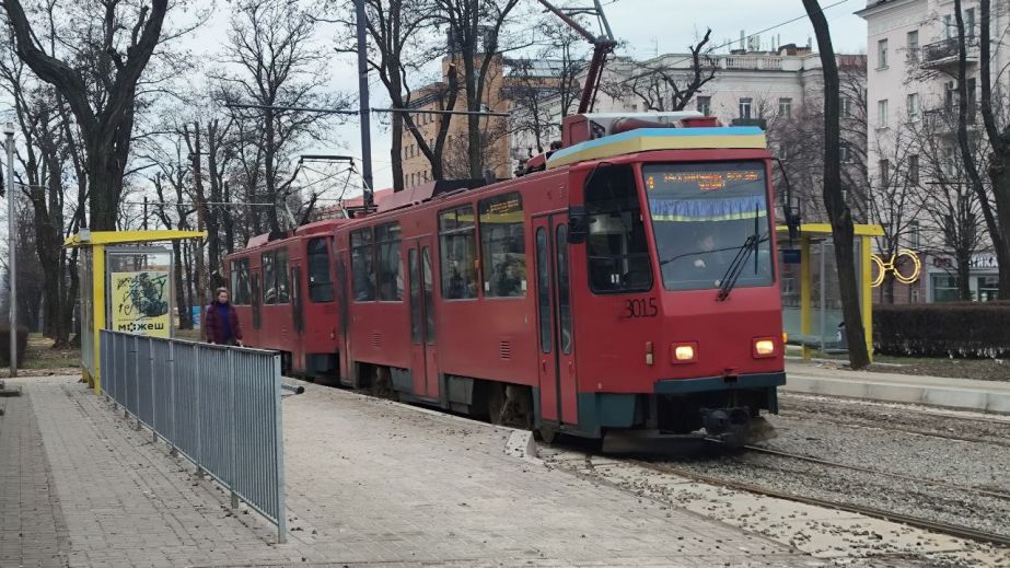 В Днепре 23 января изменили движение общественного транспорта: что нужно знать