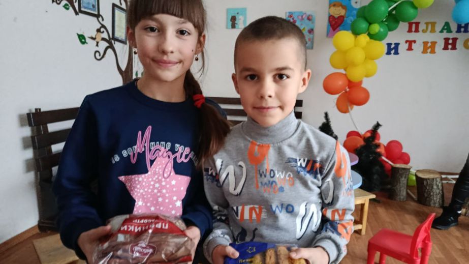 У Дніпрі діти створювали "долоньки єднання&rdquo; до Дня Соборності