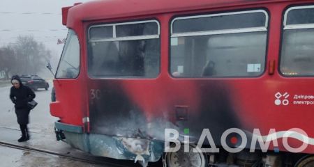 В Днепре сегодня загорелся трамвай №5: причина и последствия (ФОТО)