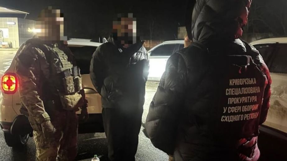 Трансфер в СЗЧ: двое мужчин на Днепропетровщине помогали военным ВСУ бежать с мест службы (ФОТО)