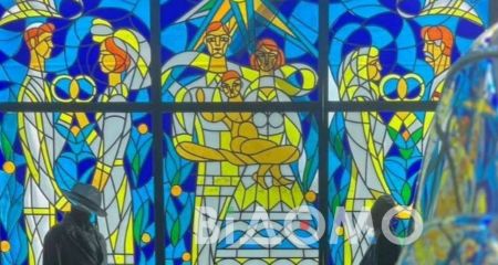 Пропавший витраж, ставший свидетелем тысяч свадеб, снова покажут днепрянам (ФОТО)