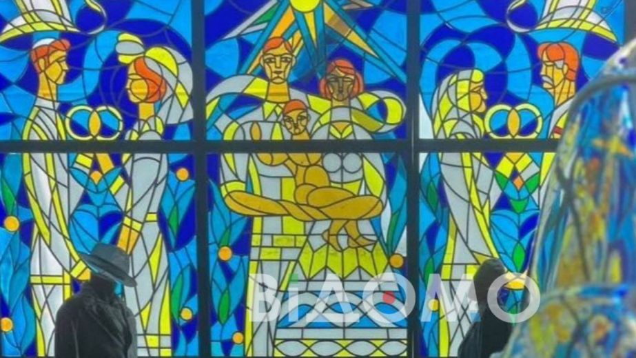 Пропавший витраж, ставший свидетелем тысяч свадеб, снова покажут днепрянам (ФОТО)