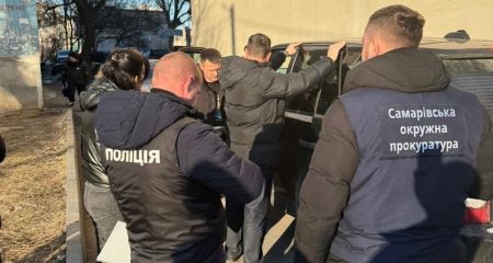 Чиновник поселкового совета на Днепропетровщине требовал 1000 долларов за разрешение на установление МАФа (ФОТО)