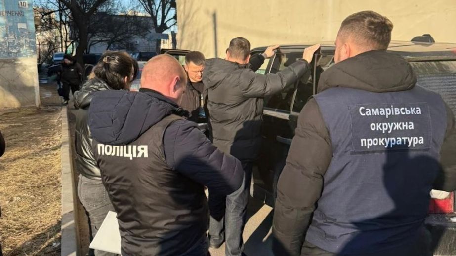 Чиновник поселкового совета на Днепропетровщине требовал 1000 долларов за разрешение на установление МАФа (ФОТО)