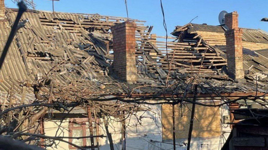 Вдень 19 лютого ворог атакував майже 40 разів Дніпропетровщину: постраждали жінки