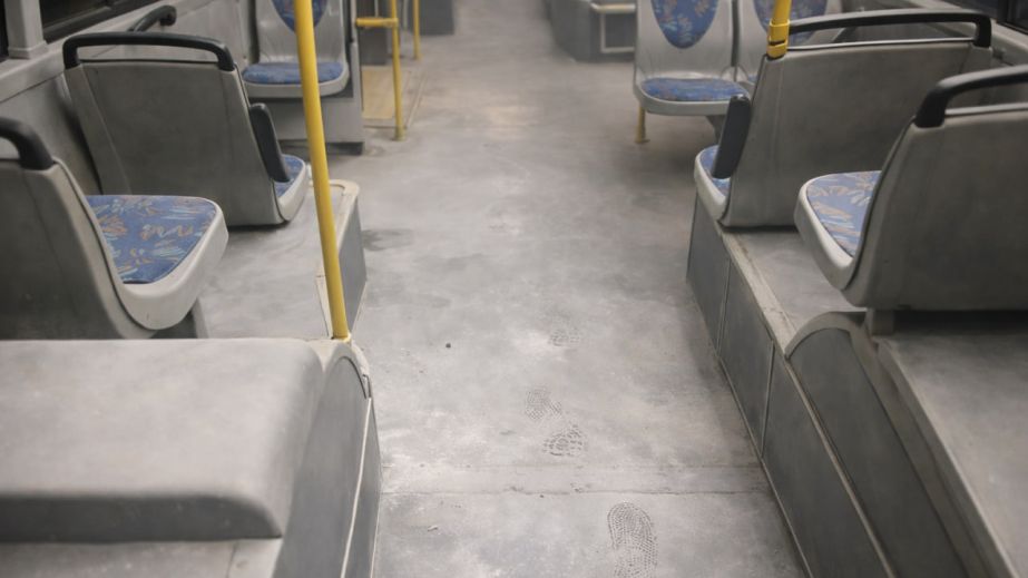 У Кривому Розі підлітки розпилили вогнегасник у тролейбусі та зірвали рейс