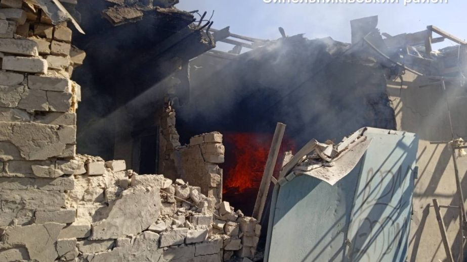 Майже 20 разів ворог атакував п'ять районів області артилерією, безпілотниками, авіабомбами та ракетою: поранено двоє людей