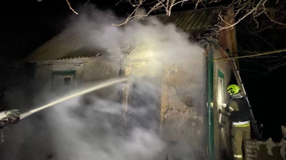 Ночью 16 марта оккупанты атаковали два района Днепропетровщины: пострадала женщина