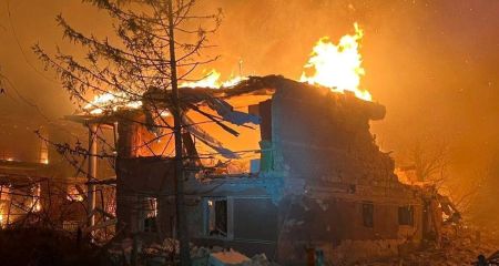 Ночью 17 марта враг атаковал три района области беспилотниками, артиллерией и авиабомбами: два человека получили ранения