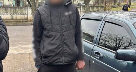 В Никополе мужчина вырвал телефон из рук передвигающегося на протезе ветерана войны: преступник задержан