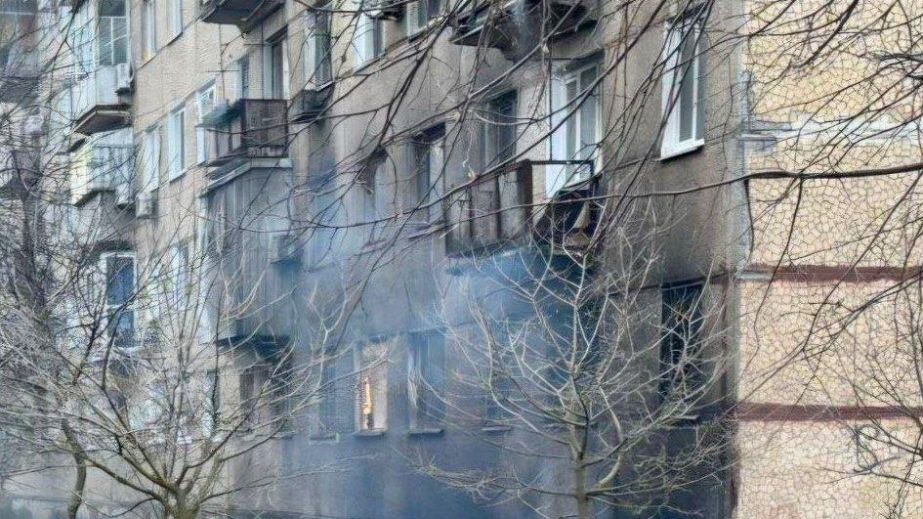 Более 30 раз враг атаковал три района области беспилотниками и артиллерией, два человека получили ранения