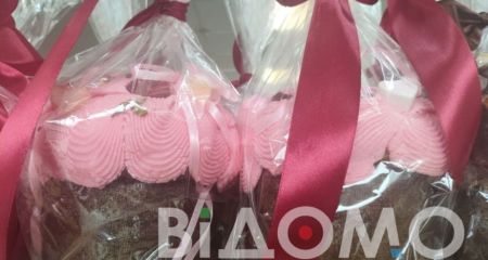 На Днепропетровщине священник святил паски из люка автомобиля на ходу (ВИДЕО)