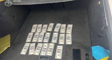 В Кривом Роге суд оштрафовал "бігунка&rdquo;, который обещал за 2000 долларов помочь с экзаменом на вождение