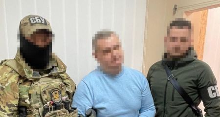 Посадовець оборонного заводу на Дніпропетровщині зливав дані одразу двом спецслужбам ворога (ФОТО)