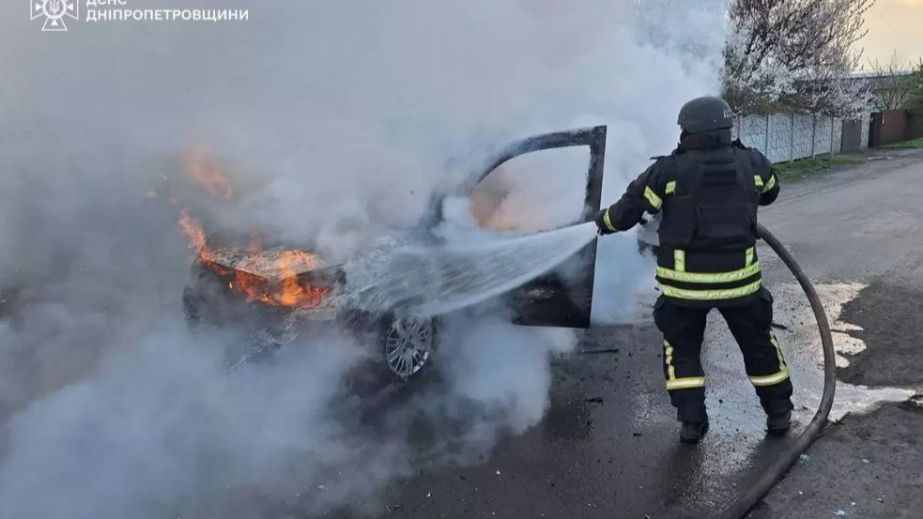 У Кам'янському та Синельниківському районах горіли автомобілі (ФОТО)