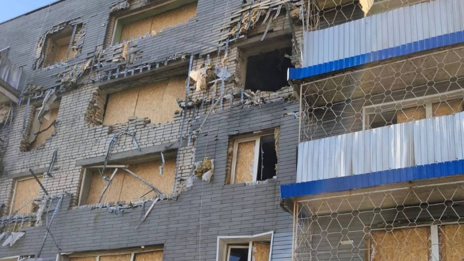 Ворог 10 квітня майже 50 разів бив по Нікопольщині та Синельниківщині