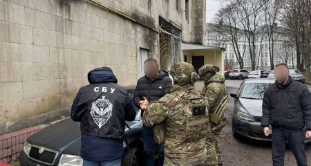 В Днепре двое мужчин за $12 000 дарили военнообязанным билеты в Евросоюз (ФОТО)