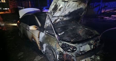 Финал "горячей" ревности: в Днепре мужчина поджег автомобиль любимой