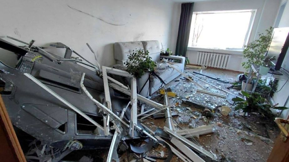 Небезпечний "гість" у Дніпрі: "шахед" влетів у вікно багатоповерхівки та не здетонував