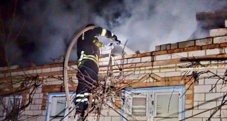 Вночі 28 квітня від ворожих ударів здригалися Нікопольщина та Криворіжжя: постраждав чоловік