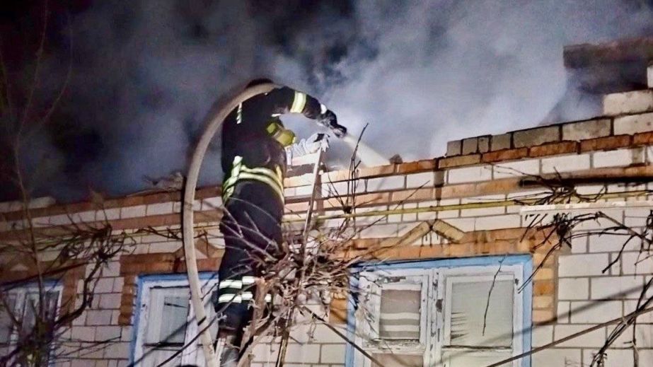 Ночью 28 апреля от вражеских ударов содрогались Никопольщина и Криворожье: пострадал мужчина