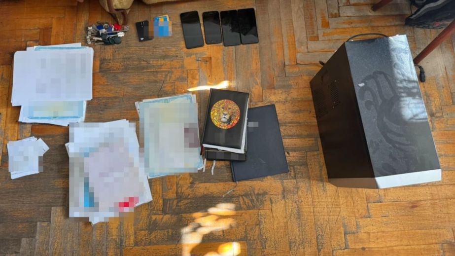 Квартирная афера более чем на миллион: "черный риэлтор" в Днепре продавал чужие квартиры (ФОТО)