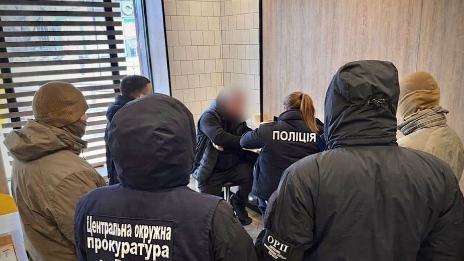 Ціна "свободи" &mdash; $18 000: у Дніпрі судитимуть організатора схеми виїзду за кордон для ухилянтів (ФОТО)