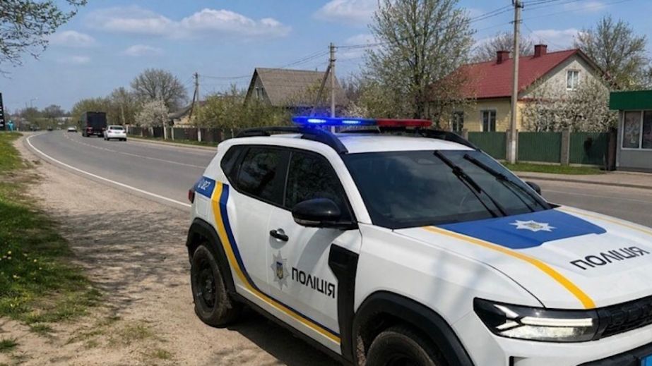 Попросил позвонить и сбежал: военный в СЗЧ украл телефон у пенсионера на Днепропетровщине