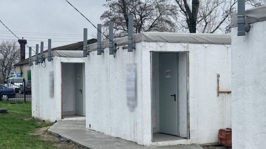 Безопасность детей "на бумаге": экспредседатель сельсовета на Днепропетровщине растратил 5 млн грн на непригодные укрытия (ФОТО)