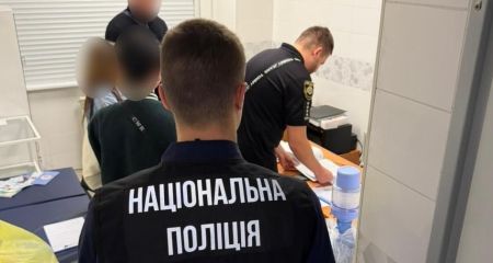 Наркобізнес на рецептах: у Дніпрі медпрацівниця масово збувала метадон