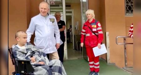 Уламок пройшов крізь мозок: у Дніпрі лікарі провели надскладну операцію і врятували життя 13-річного підлітка (ВІДЕО)
