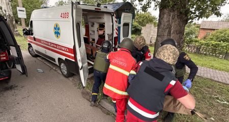 Один человек погиб, девять раненых: враг атаковал четыре района Днепропетровщины (ФОТО)